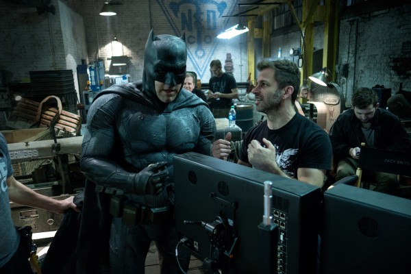 ben-affleck-zack-snyder-batman-v-superman-dawn-of-justice-image ben-affleck-zack-snyder-batman-v-superman-dawn-of-justice-image